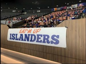 Eat'M Up Islanders sign